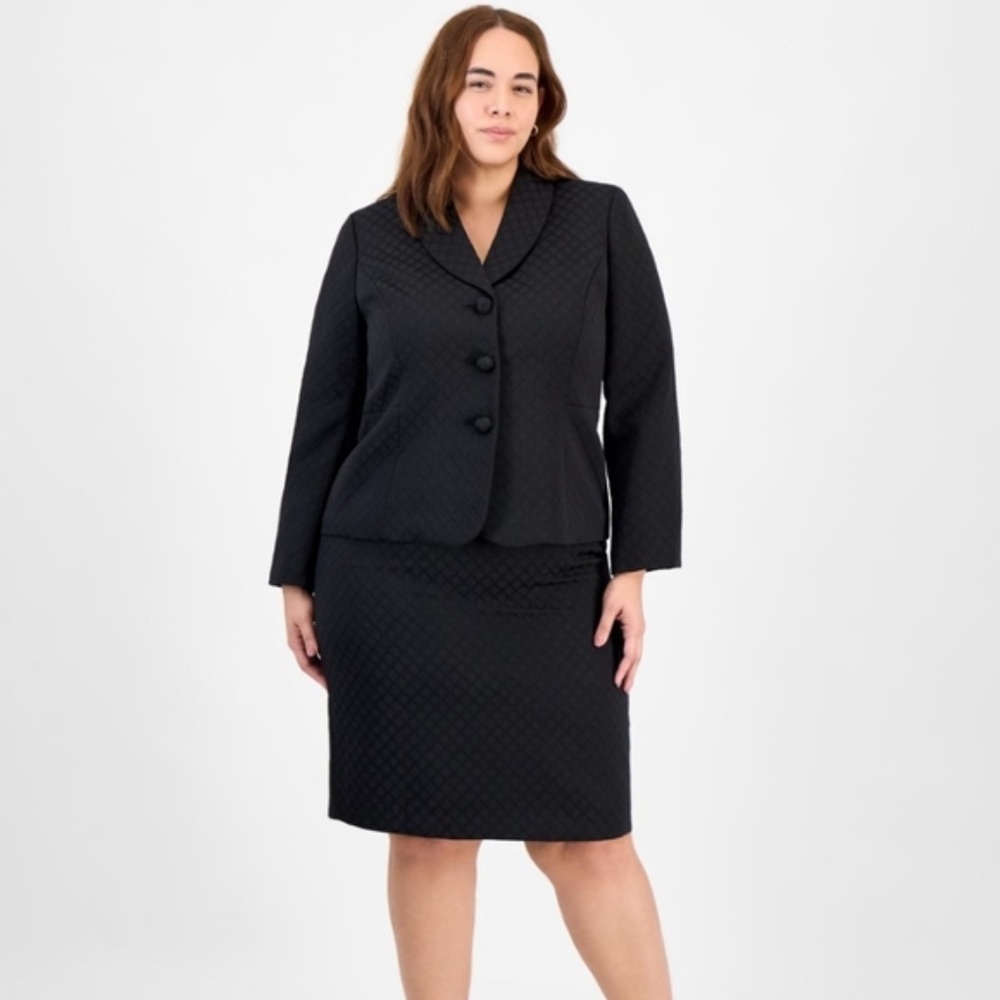 Le Suit Elegant Black Blazer & Skirt Set